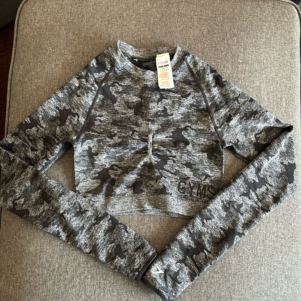 Camo gymshark top - Picture 1 of 5